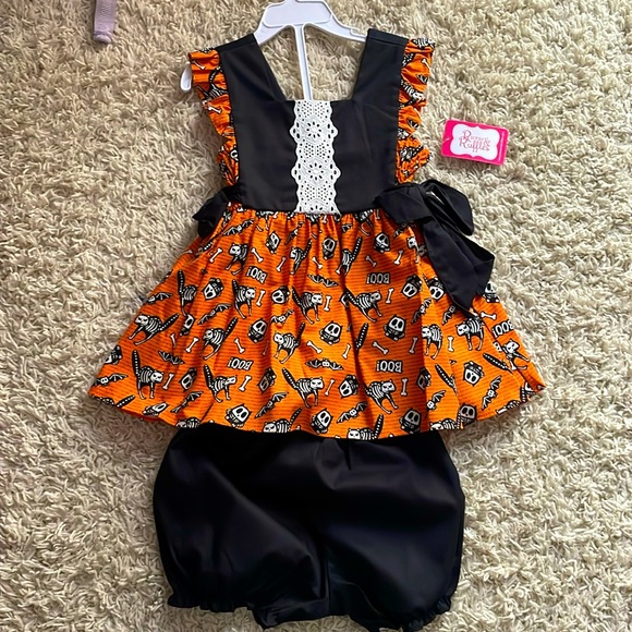RicRac & Ruffles Halloween Pinafore set - Picture 1 of 1